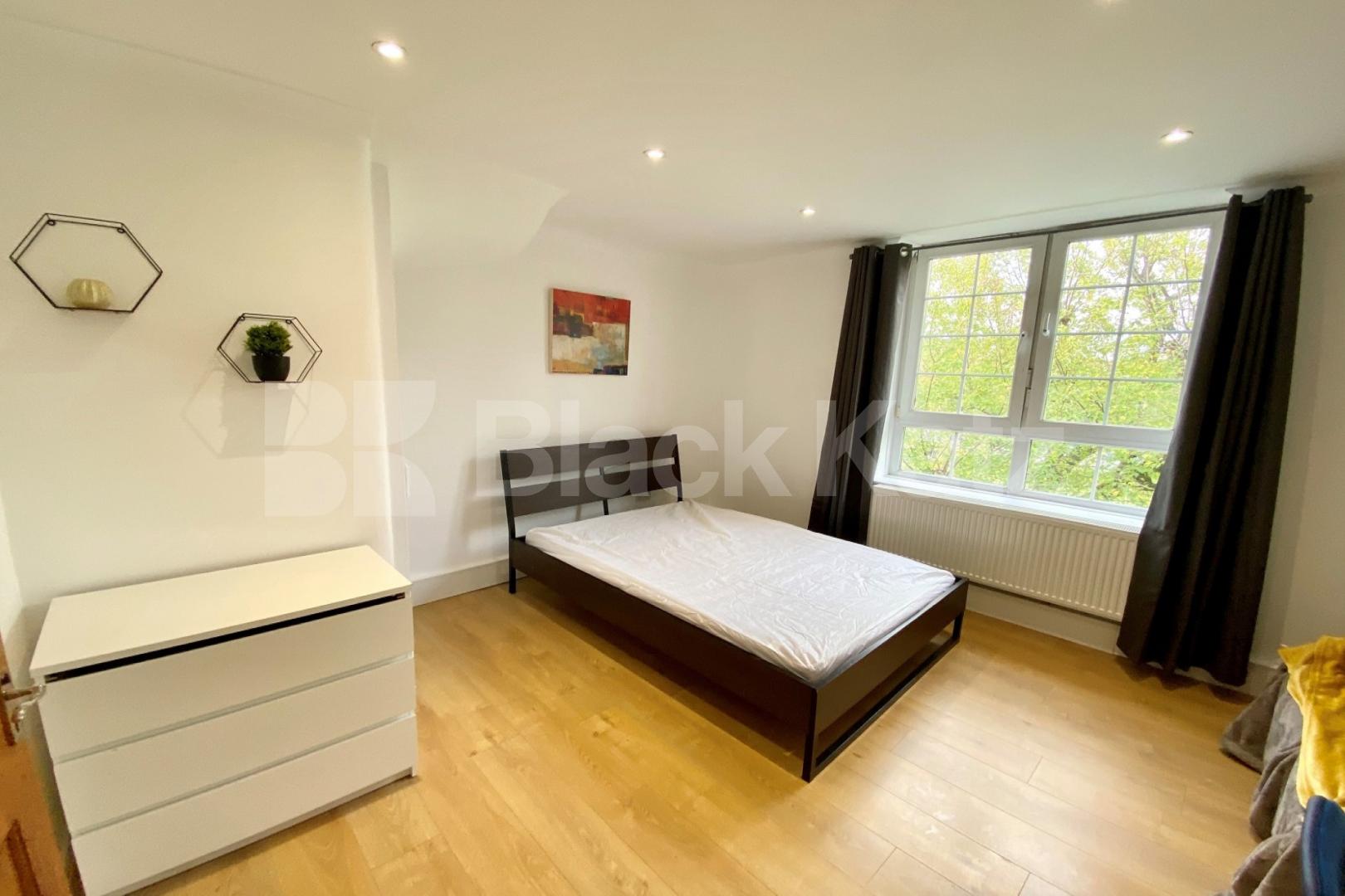 Recently redecorated throughout with neutral decor and wooden floors Pardoner Street, London Bridge / Borough